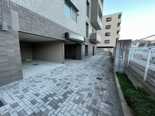 19/30 エントランス