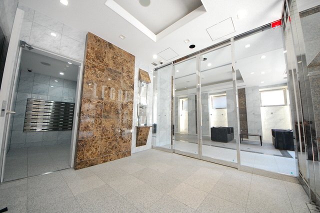 19/29 エントランス