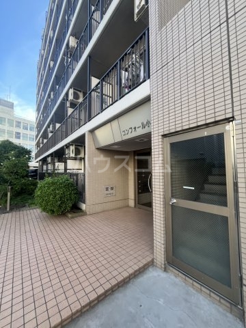 22/30 エントランス