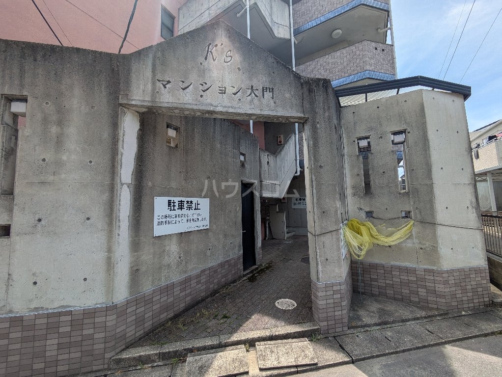 21/29 エントランス