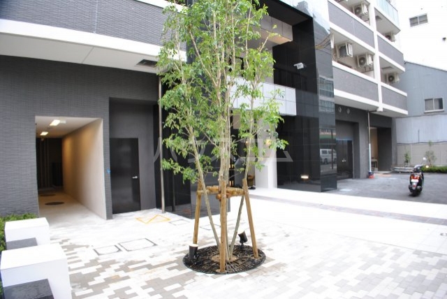 19/25 エントランス