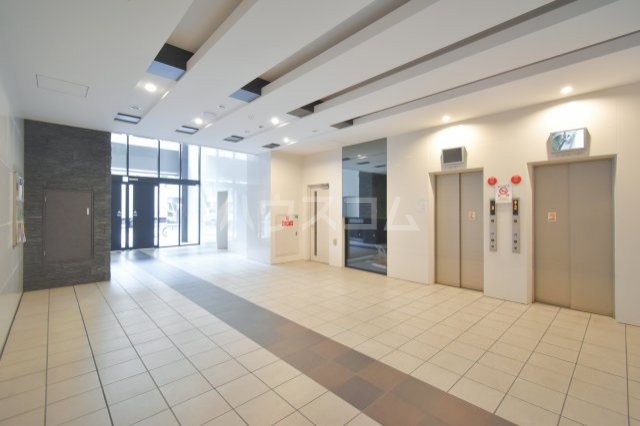 25/30 エントランス