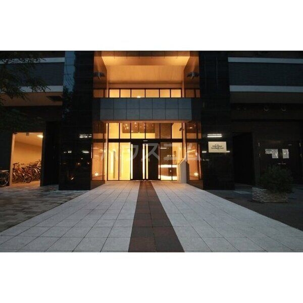 21/27 エントランス