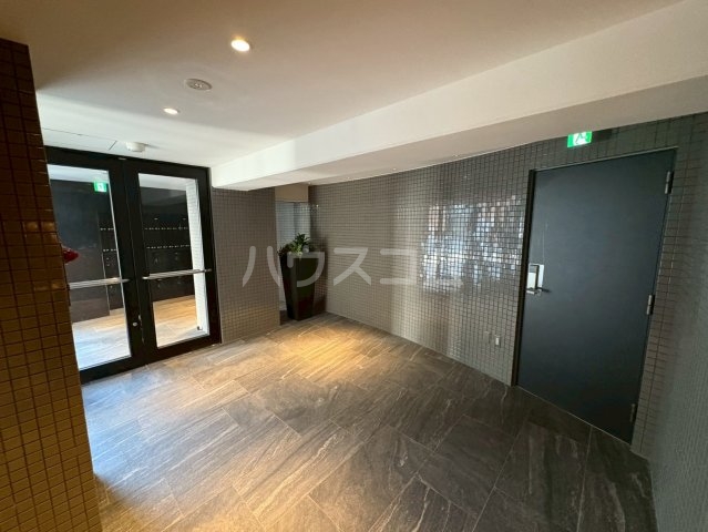 28/30 エントランス