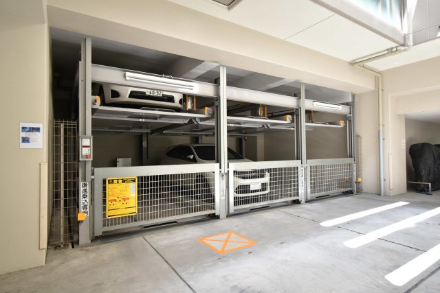 28/30 駐車場