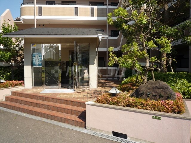 2/3 エントランス