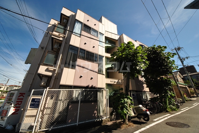 26/30 エントランス