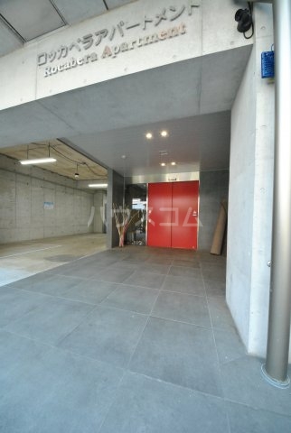 2/3 エントランス