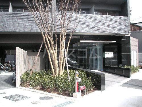 16/19 エントランス