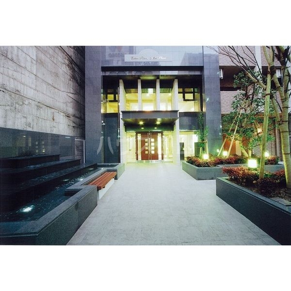 18/27 エントランス