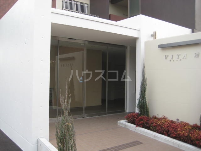 23/30 エントランス