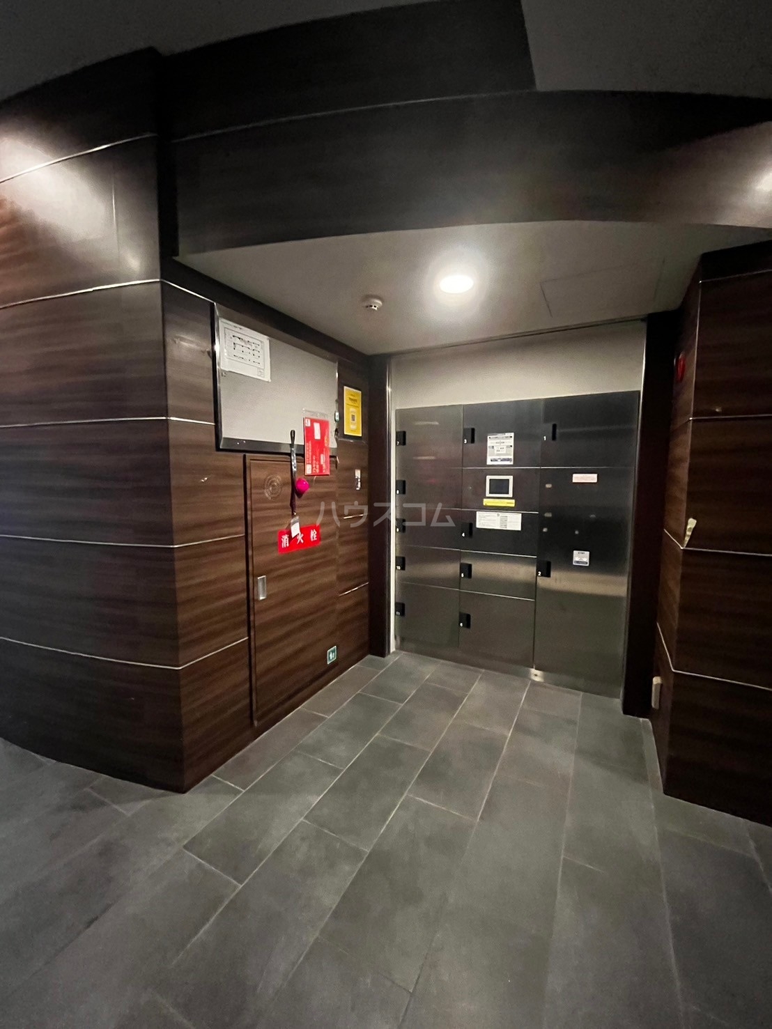 18/29 エントランス