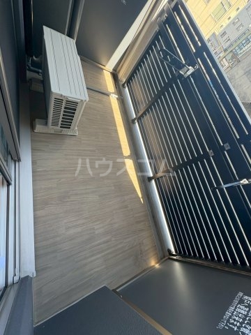 20/27 バルコニー