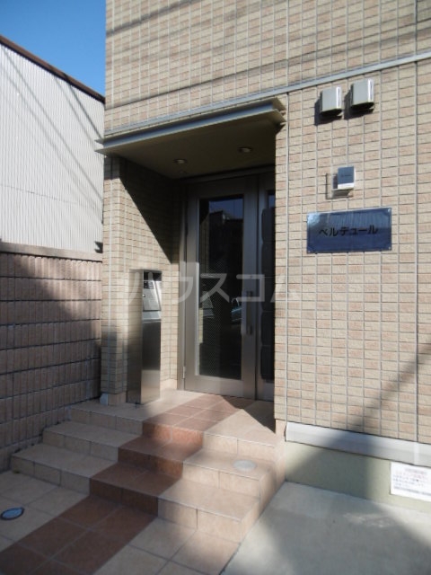 22/30 エントランス