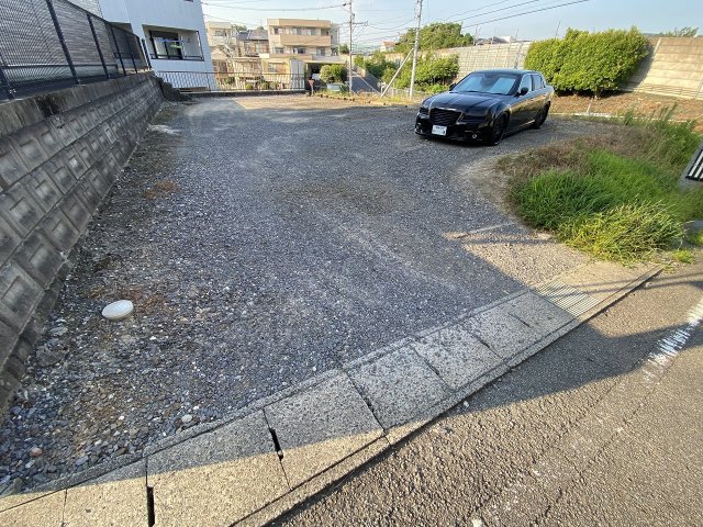 28/30 駐車場