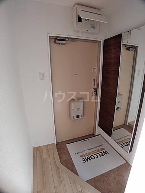 13/30 玄関