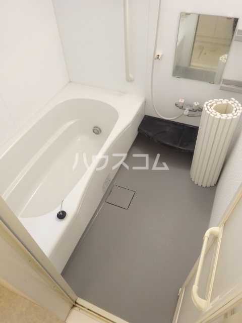 13/23 浴室