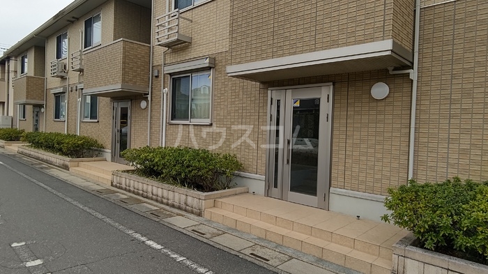 17/23 エントランス