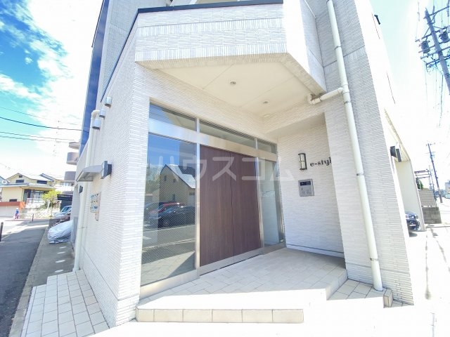 26/30 エントランス