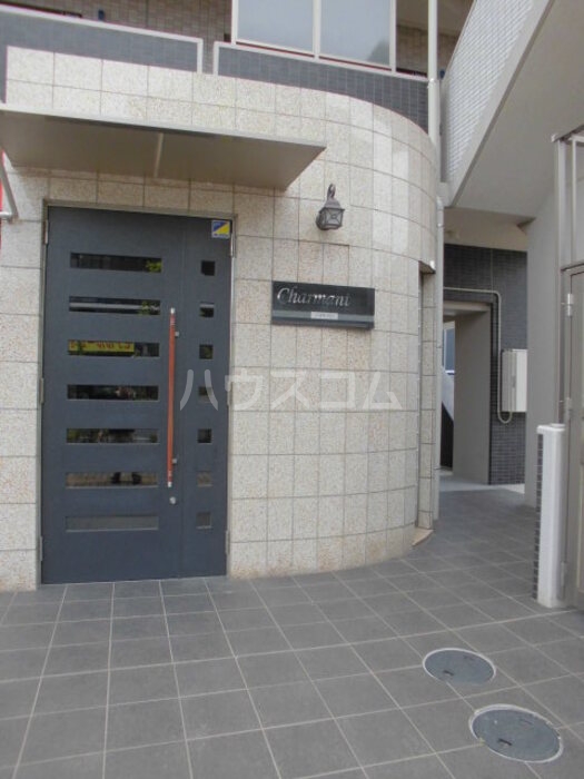 16/26 エントランス