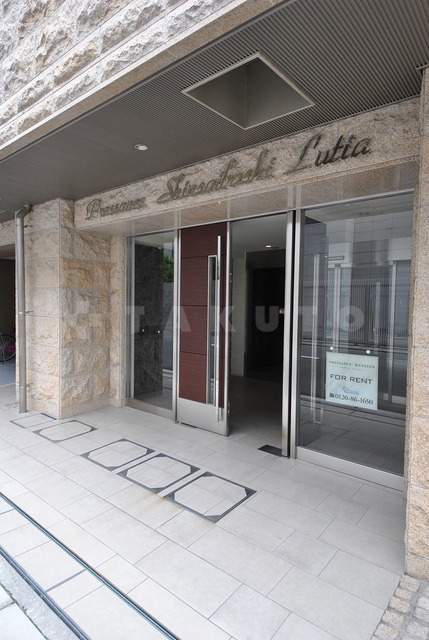 15/21 エントランス