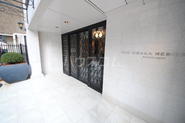 24/30 エントランス