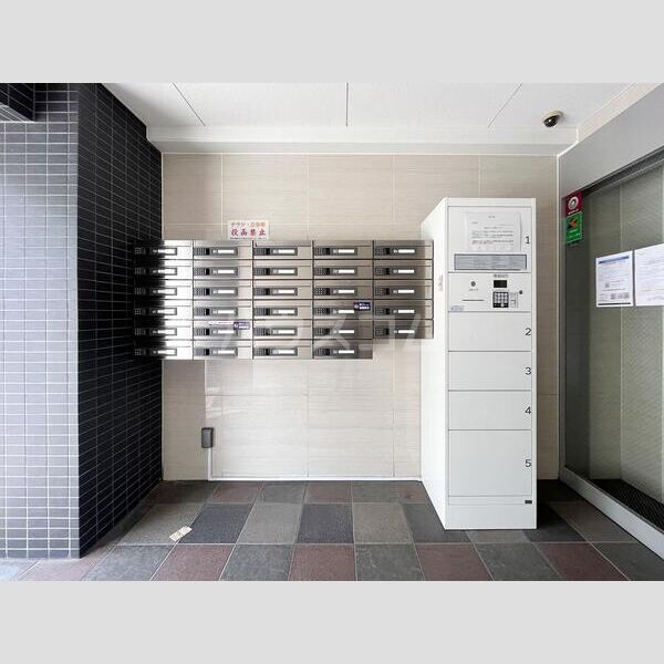 21/30 エントランス