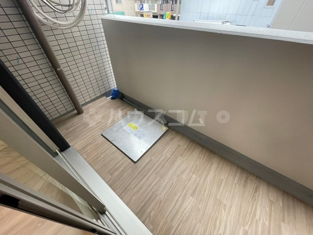 13/19 バルコニー