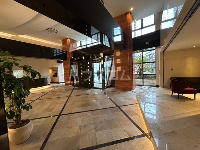 21/29 エントランス