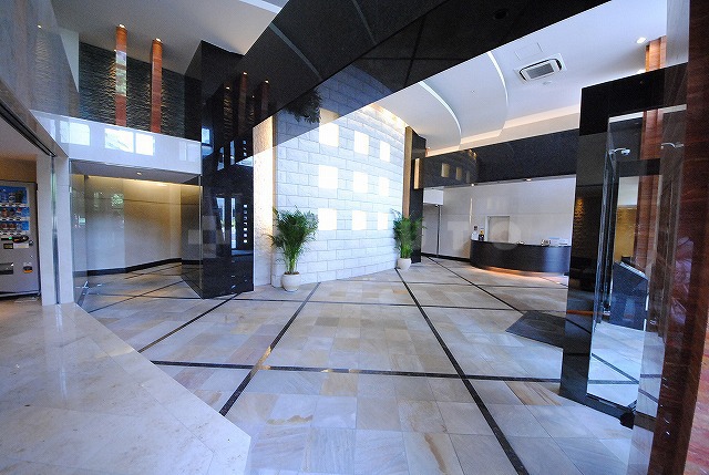 22/29 エントランス