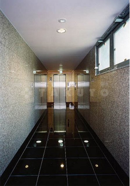 21/29 エントランス