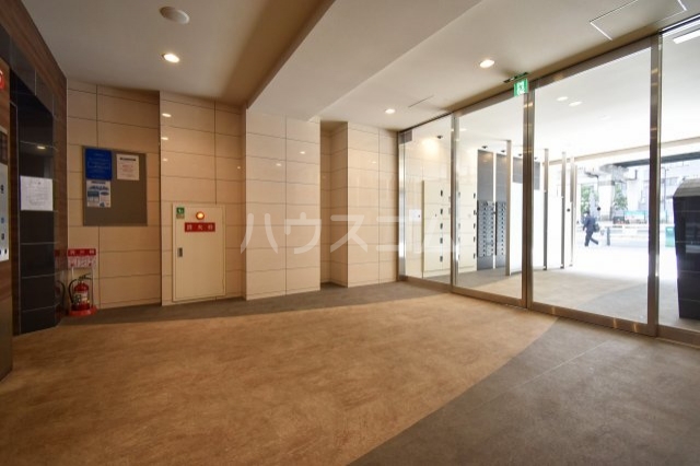 28/30 エントランス