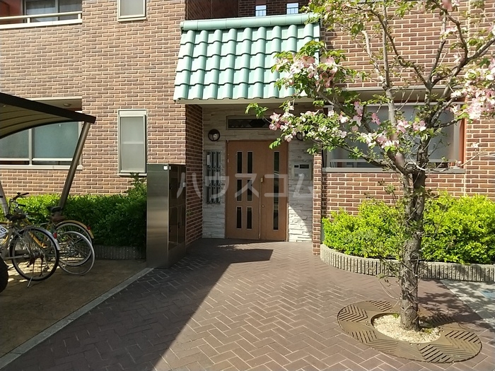 17/27 エントランス