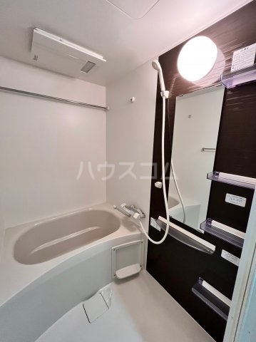 13/27 浴室