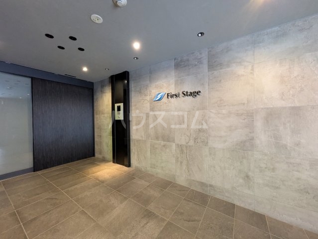 22/25 エントランス