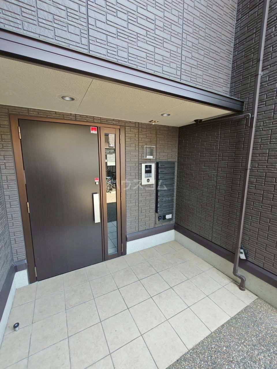 2/3 エントランス
