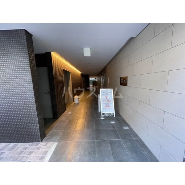 14/21 エントランス