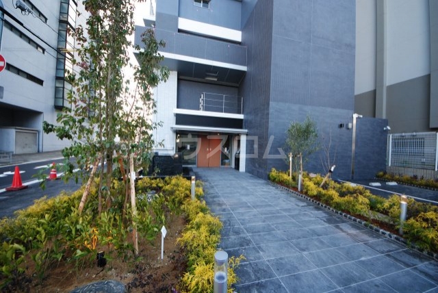 15/23 エントランス