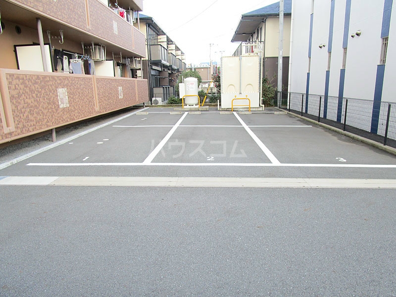 2/4 駐車場