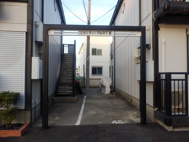 21/30 エントランス