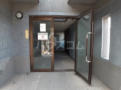 18/29 エントランス