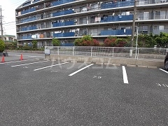 20/29 駐車場