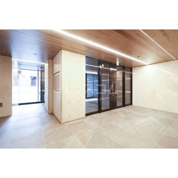 14/20 エントランス