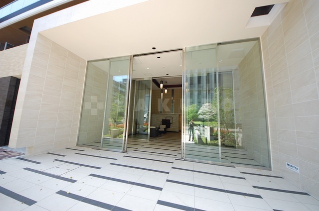 19/29 エントランス