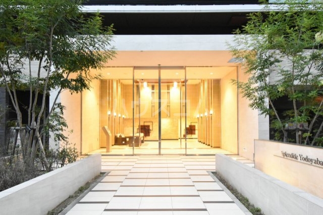 2/4 エントランス