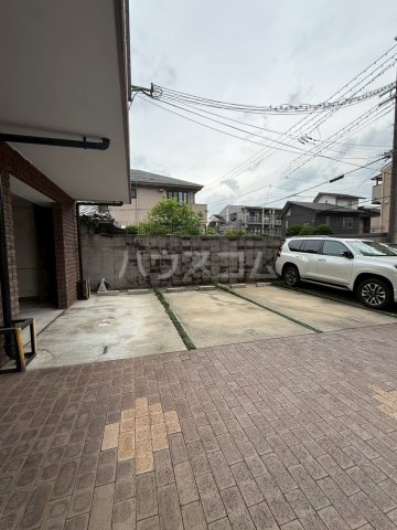 25/30 駐車場