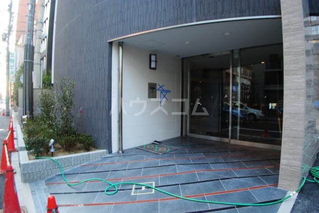 21/30 エントランス