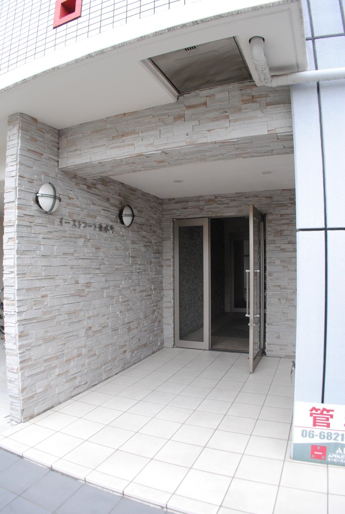 20/30 エントランス