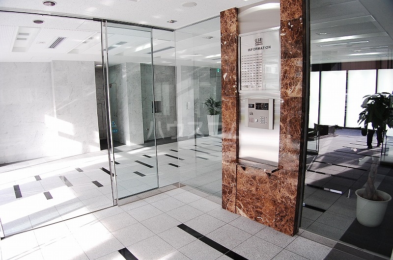 14/23 エントランス