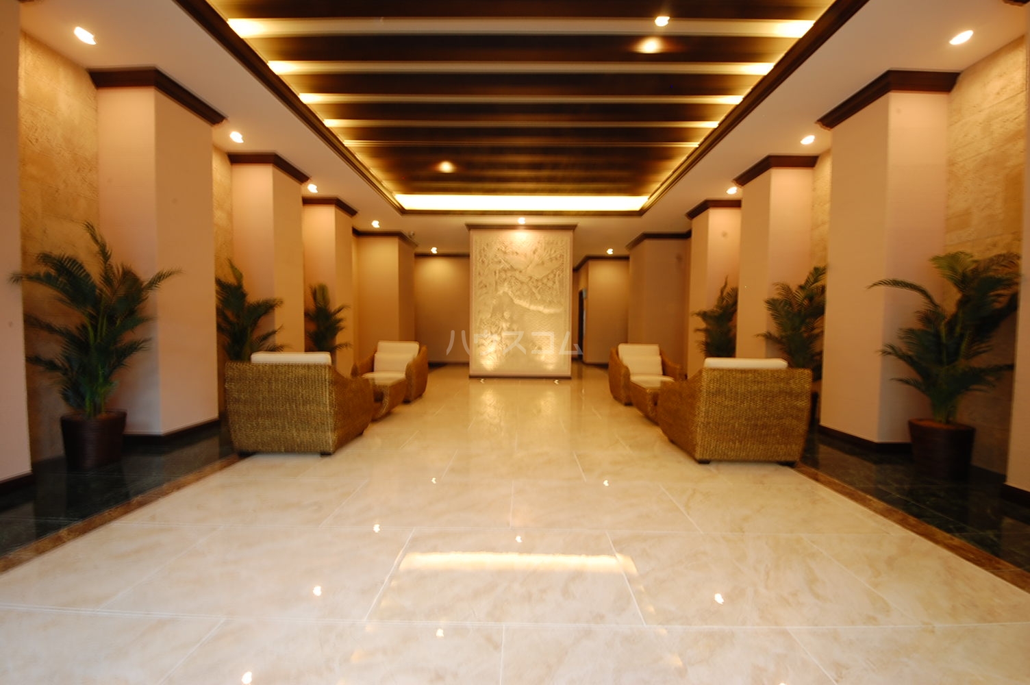 17/27 エントランス